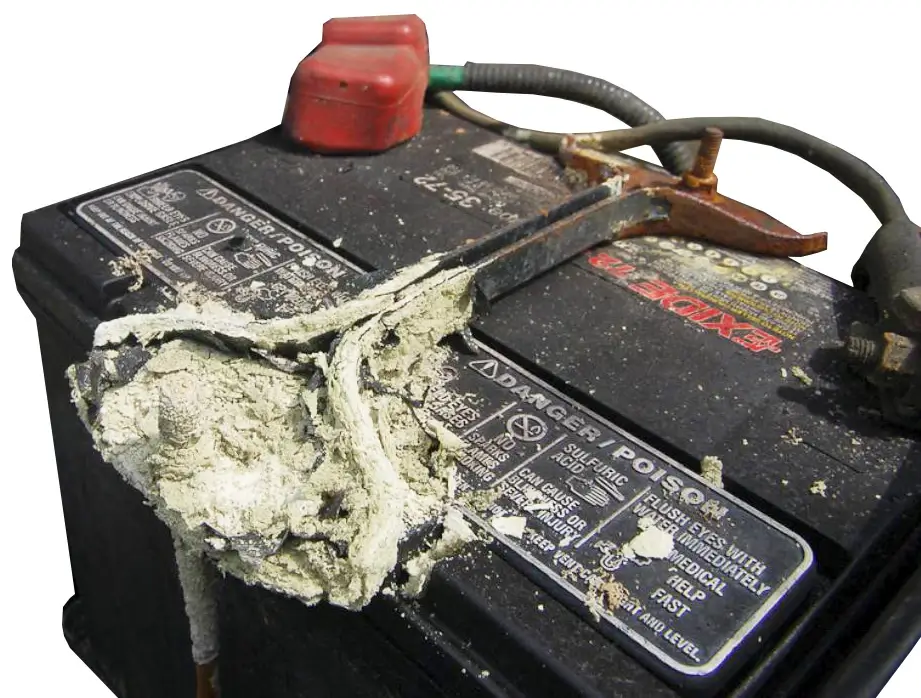 باتری ماشین فرسوده را چه کنیم؟ ۱۲ ایده کاربردی و ایمن برای استفاده مجدد